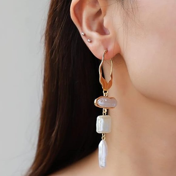 New! Anthro Carissa Pearls Gold Earrings